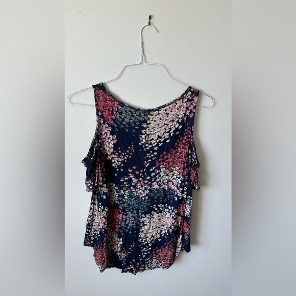 Abstract Floral Cold Shoulder Tee - Picture 2 of 5